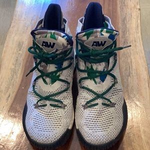 Andrew Wiggins 2016 Adidas Basketball shoes in very nice condition.